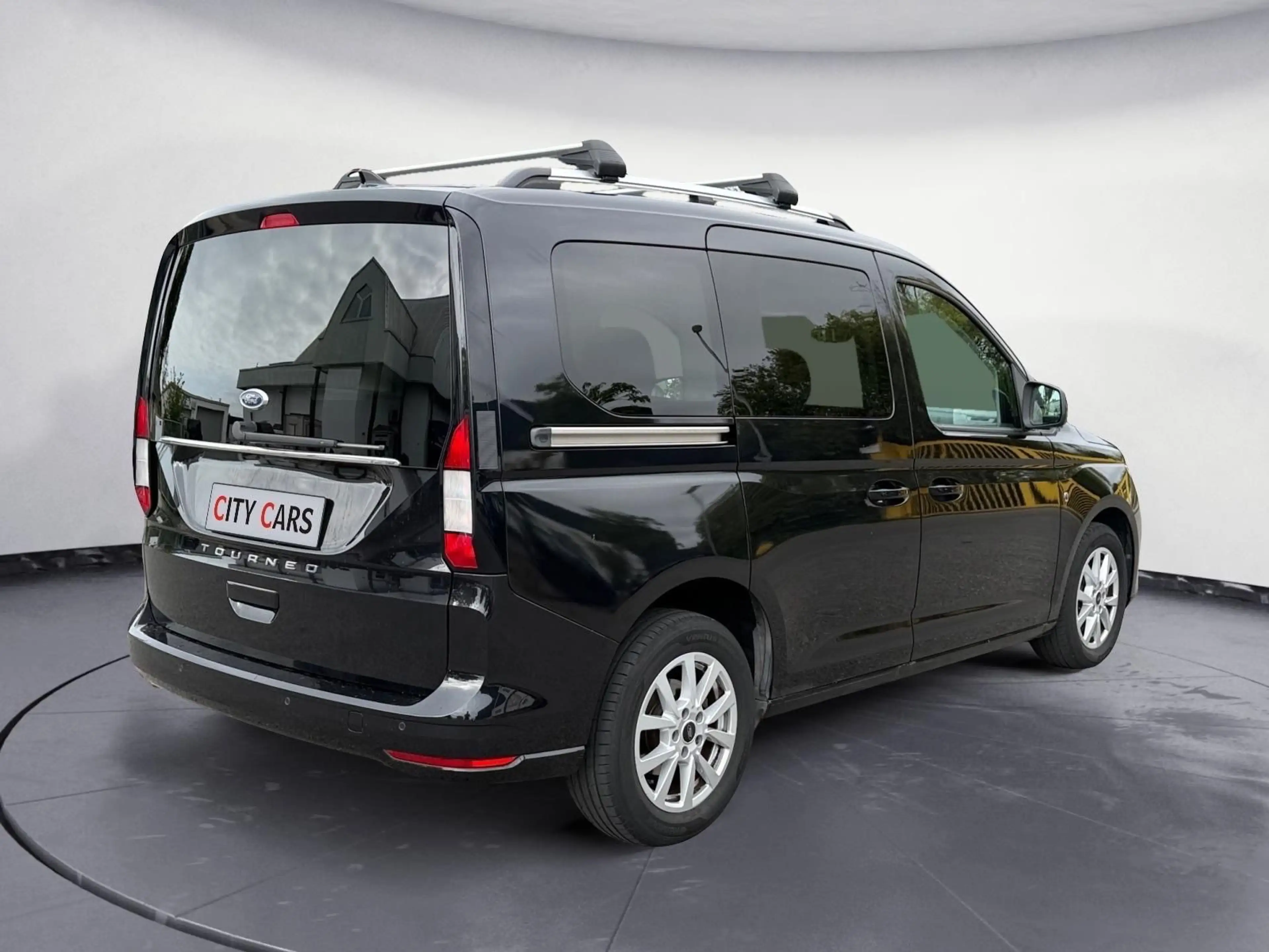 Ford Tourneo Connect Titanium — photo 4