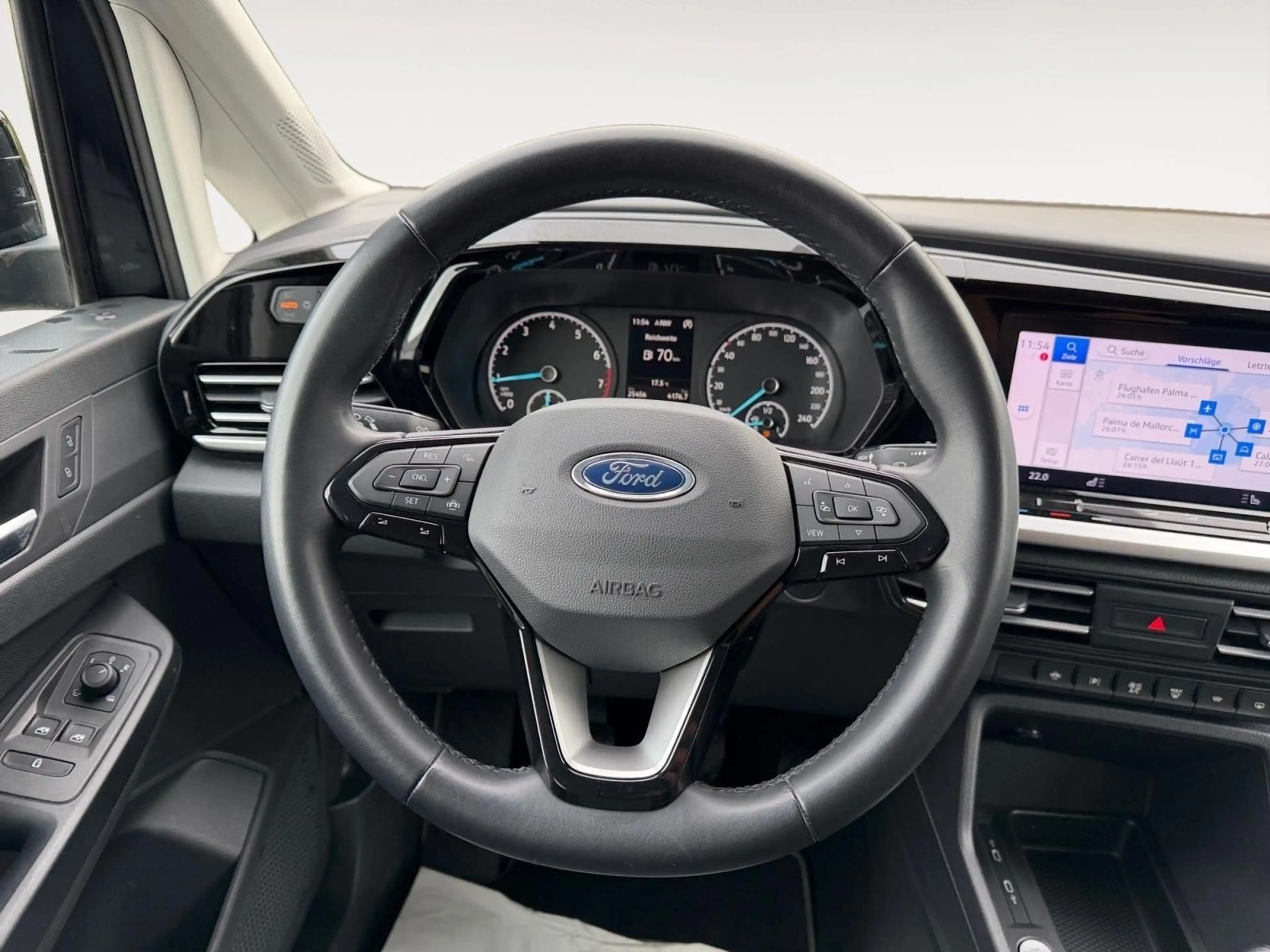 Ford Tourneo Connect Titanium — photo 12