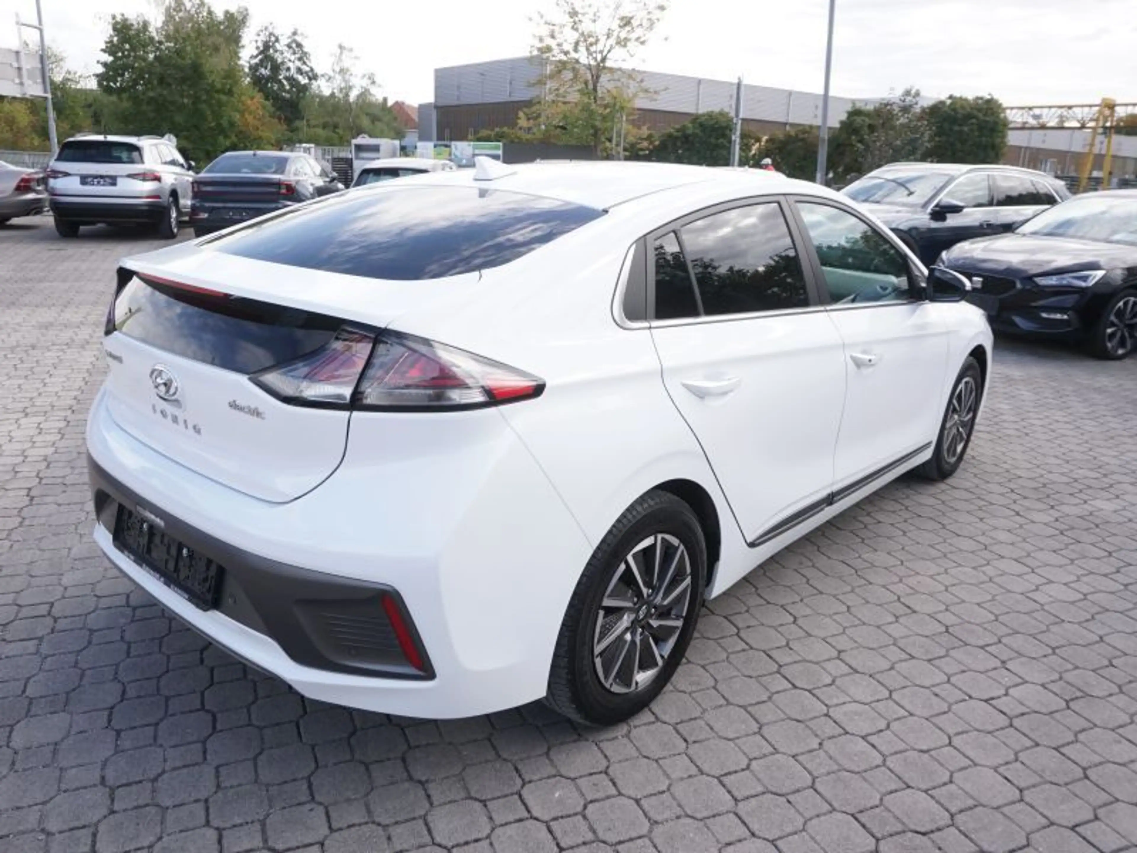 Hyundai IONIQ Level 4 Aut. *LED+NAVI+KAMERA* — photo 4