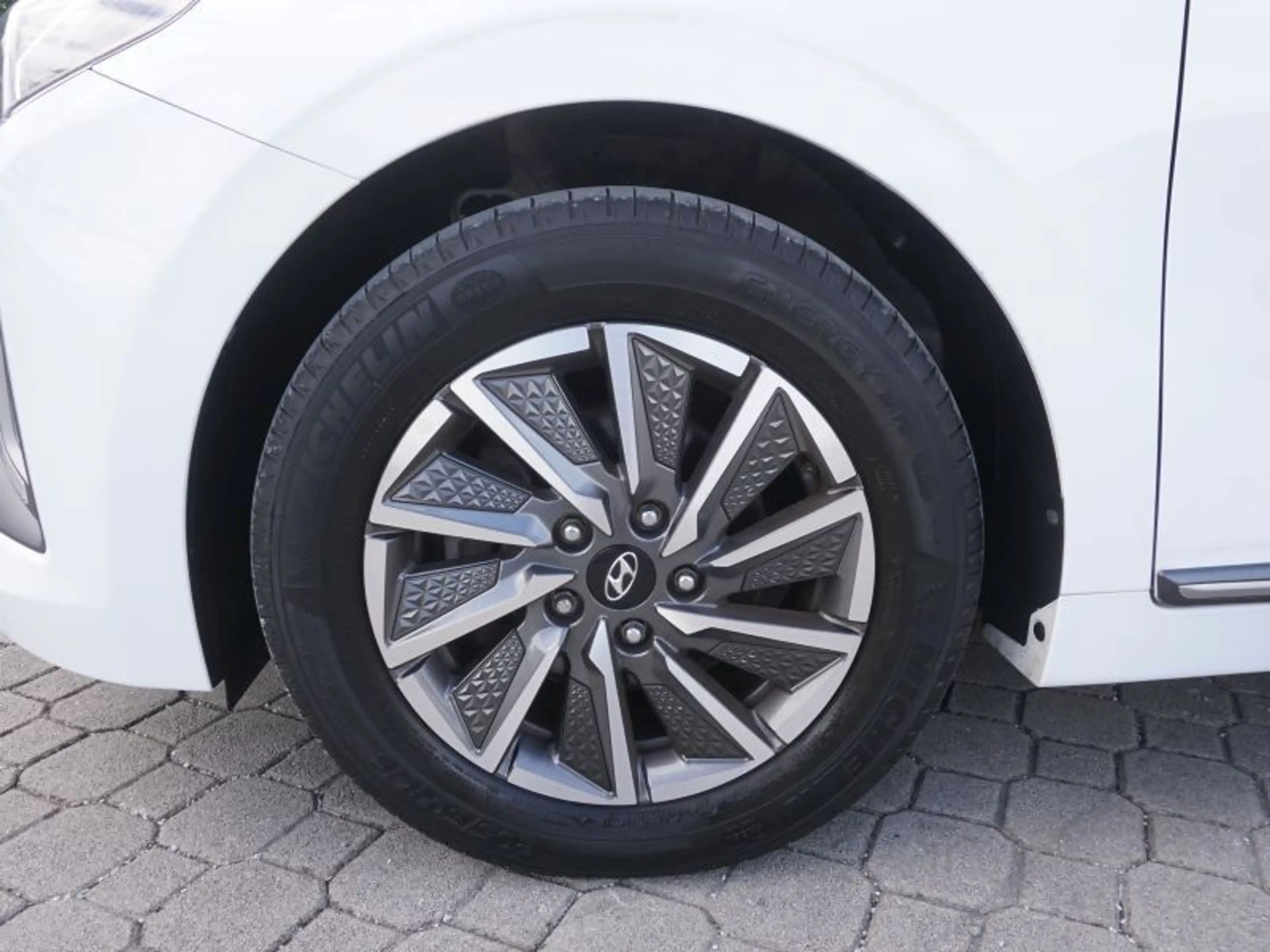 Hyundai IONIQ Level 4 Aut. *LED+NAVI+KAMERA* — photo 6