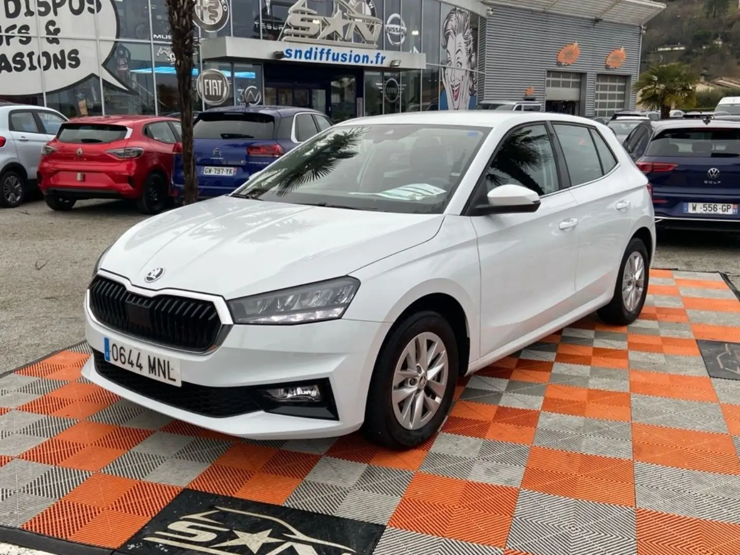 Skoda Fabia 1.0 TSI 95 AMBITION Ecran 8\u0026amp;quot; JA 15\u Blanc - 1