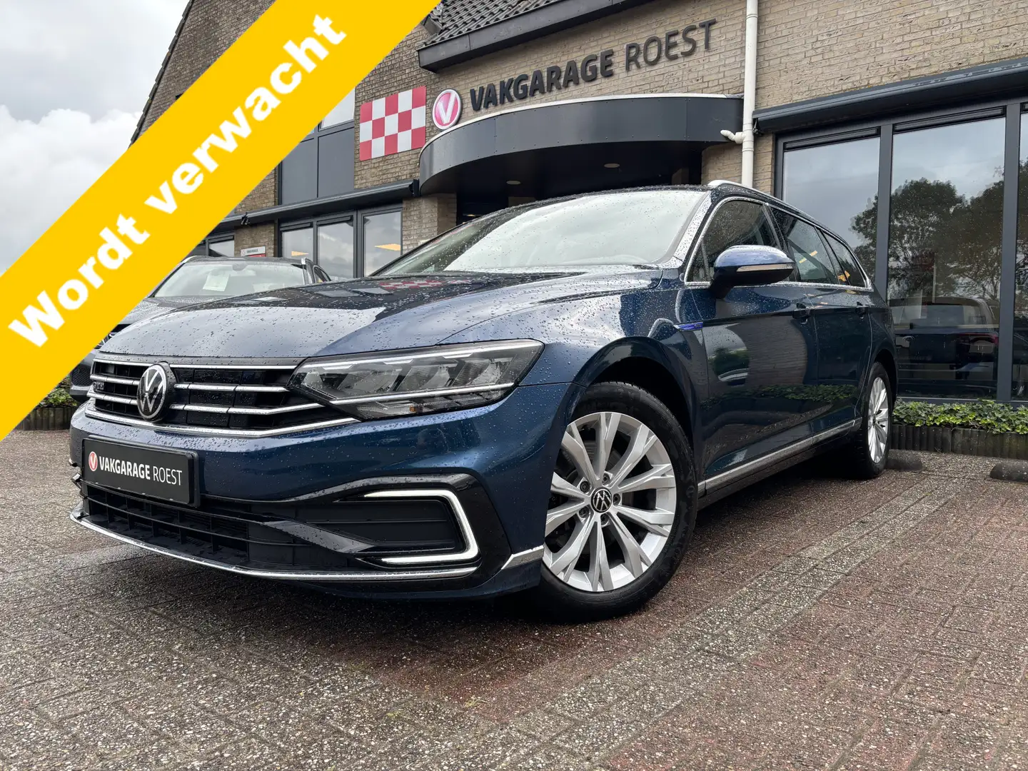 Volkswagen Passat Variant 1.4 TSI PHEV GTE Automaat Business Trekhaak / Pano Blauw - 1