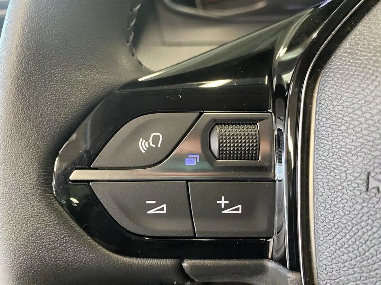 Peugeot 208 1.2 puretech Active Pack s&s 75cv PROMO, миниатюра 13