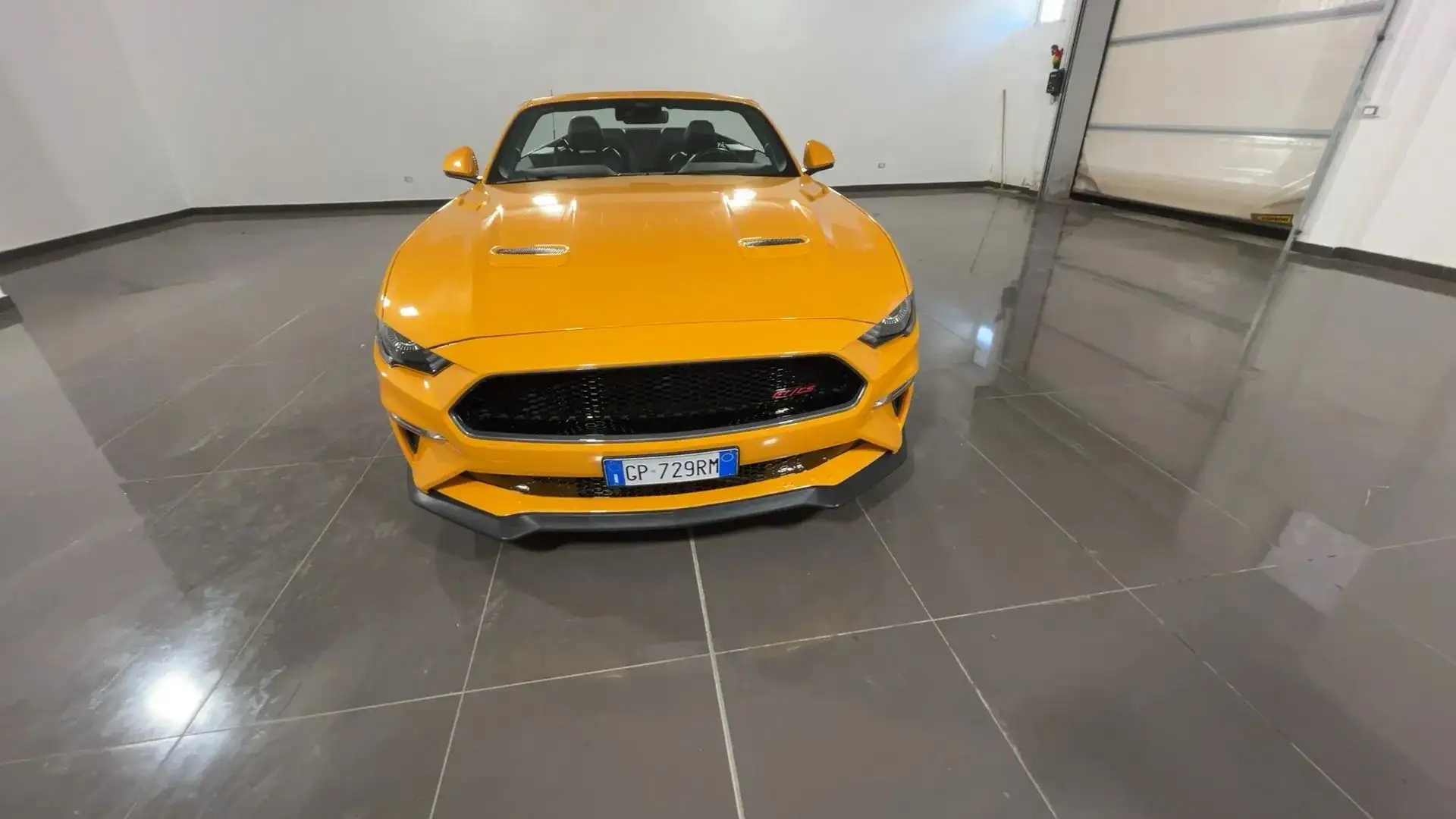 Ford Mustang Mustang 5.0 V8 GT Convertible Giallo - 2