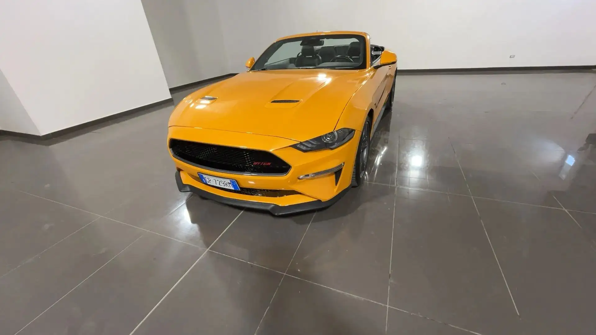 Ford Mustang Mustang 5.0 V8 GT Convertible Giallo - 1