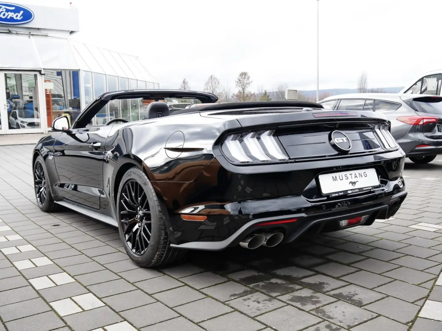 Ford Mustang Cabrio GT V8 Magne-Ride+Klimasitze Klima Navi Black - 2