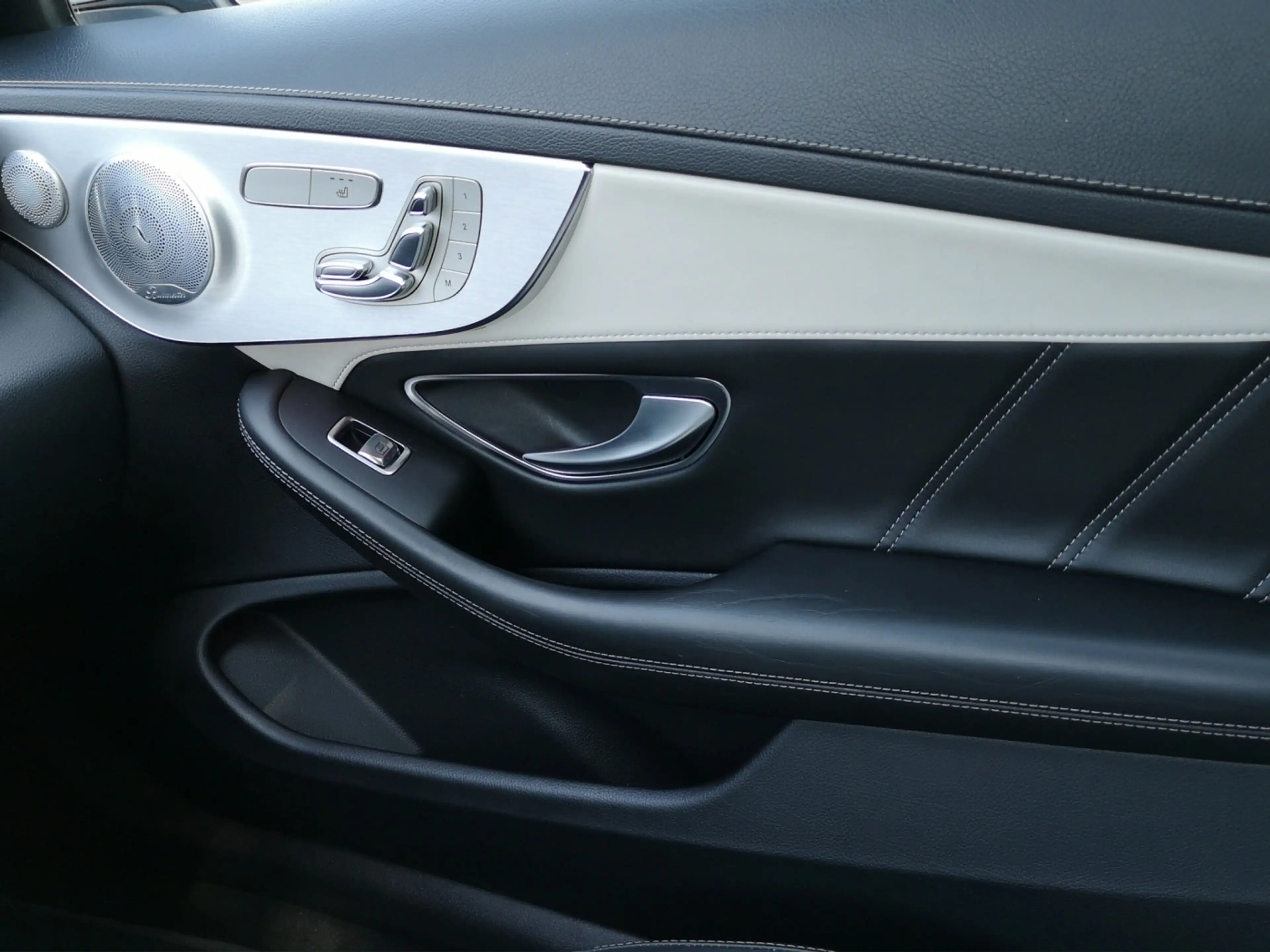Mercedes-Benz C 63 AMG S Coupé *Multibeam*Pano*Burmester*Nappa — photo 14