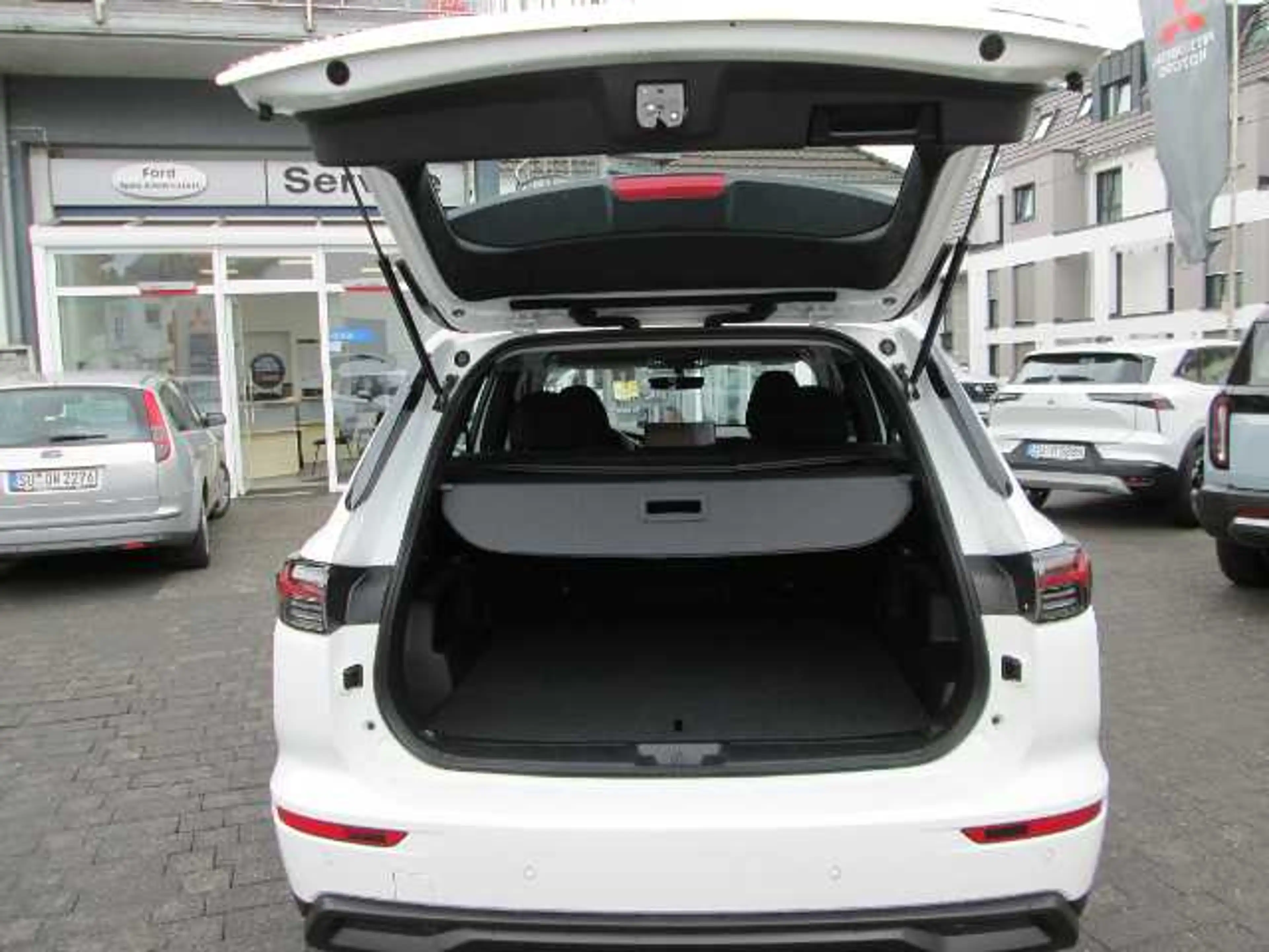 Mitsubishi Outlander 2.4L PHEV Diamant — photo 15