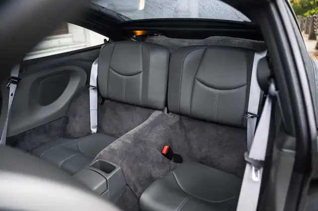 Porsche 911 view 5