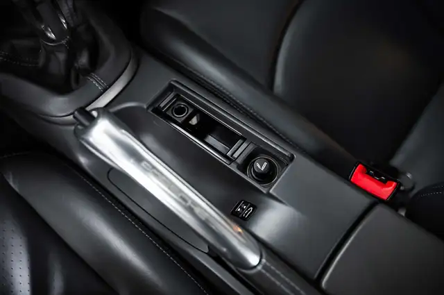 Porsche 911 view 8