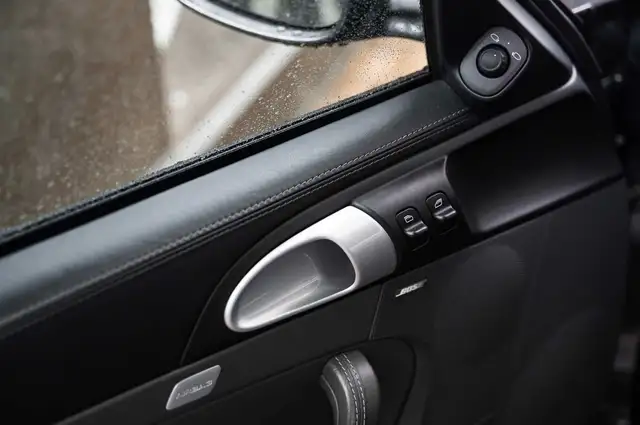 Porsche 911 view 17