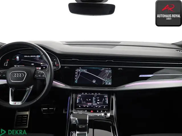 Audi SQ8 view 8