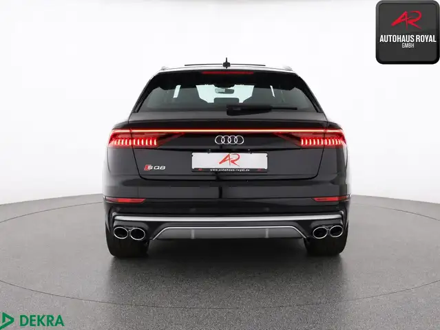 Audi SQ8 view 3