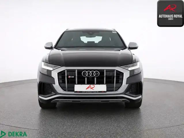 Audi SQ8 view 7
