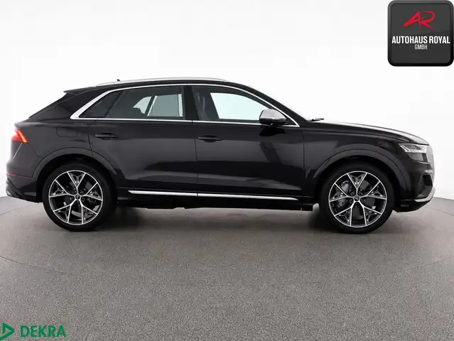 Audi SQ8 view 5