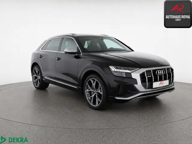 Audi SQ8 view 6