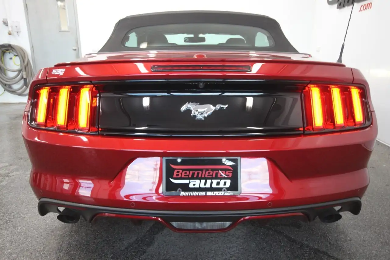 Ford Mustang снимка Ford Mustang