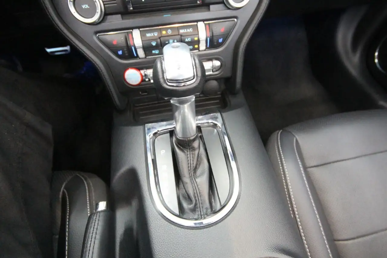Ford Mustang снимка Ford Mustang