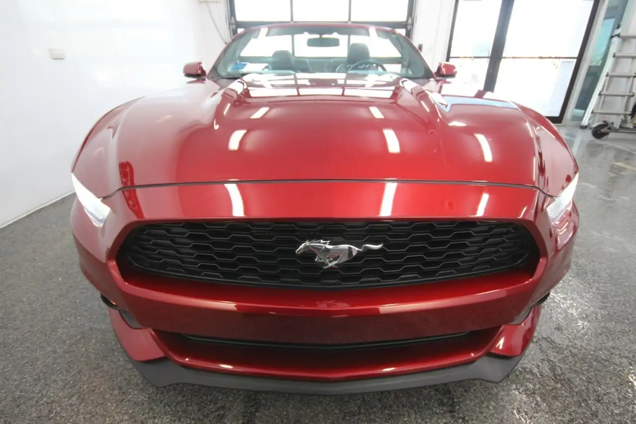 Ford Mustang снимка Ford Mustang