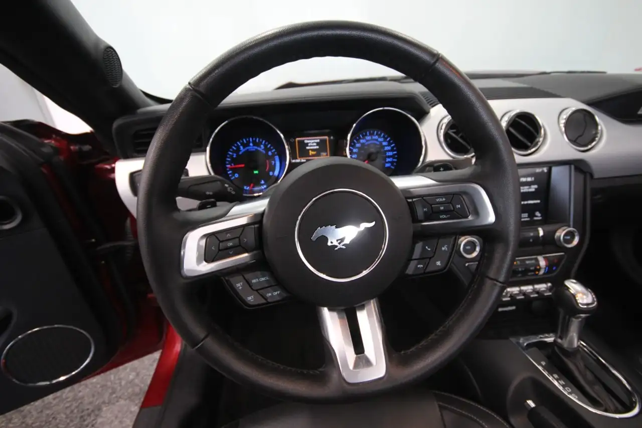 Ford Mustang снимка Ford Mustang