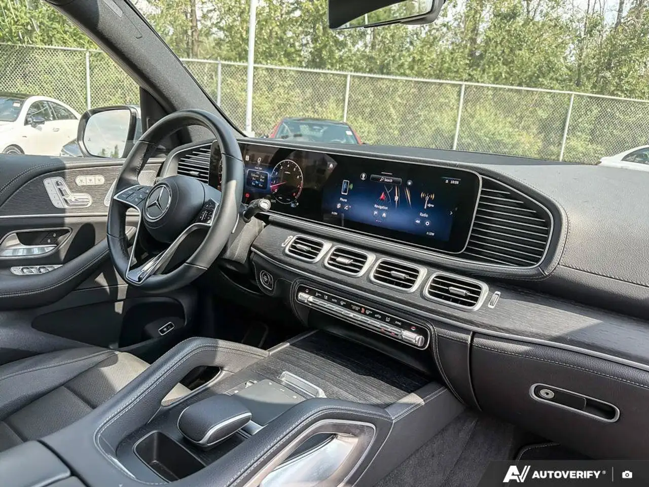 Mercedes-Benz GLE снимка Mercedes-Benz GLE