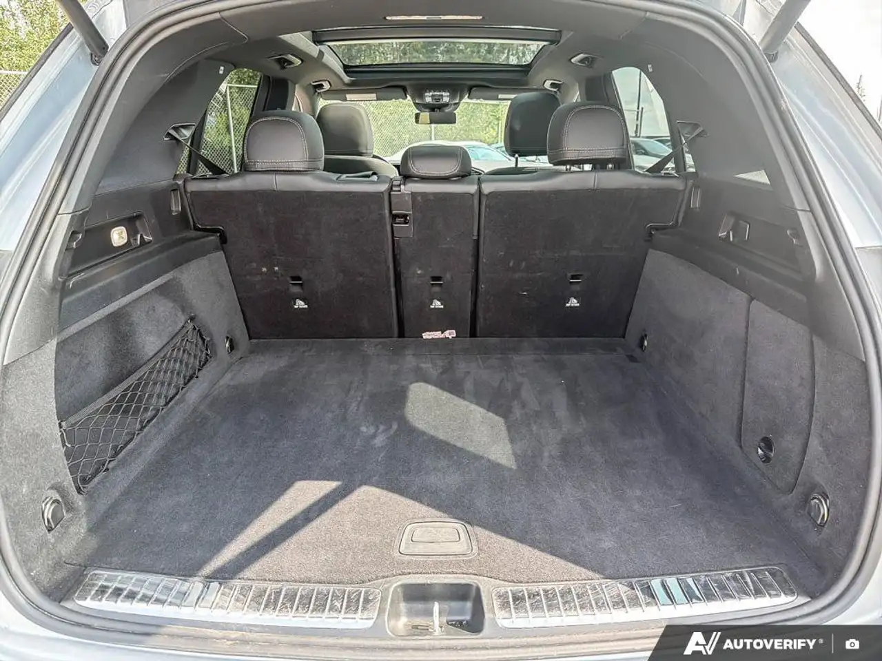 Mercedes-Benz GLE снимка Mercedes-Benz GLE