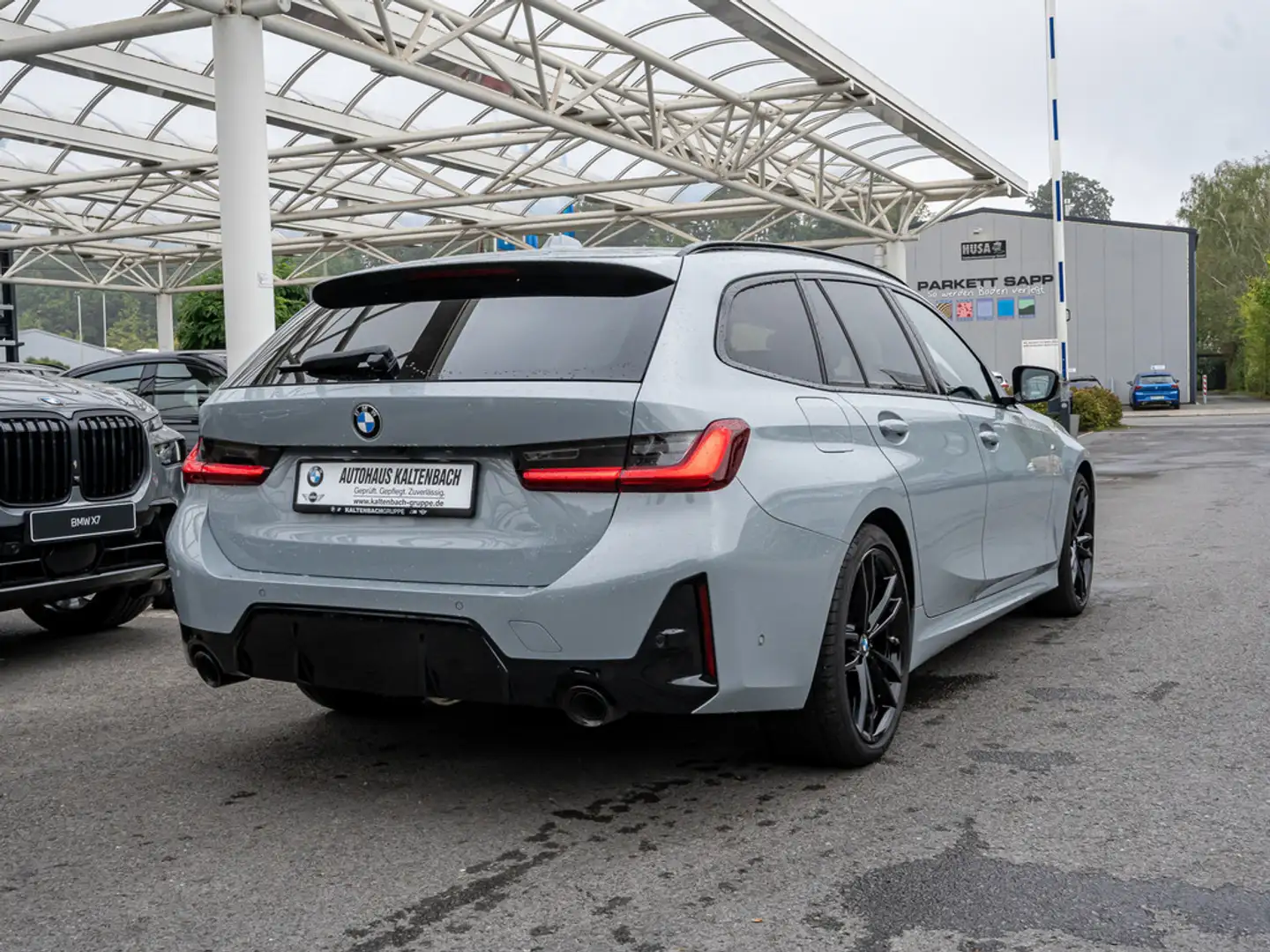 BMW 320 d Touring xDrive M-Sport AHK STANDHZ HUD Gris - 2