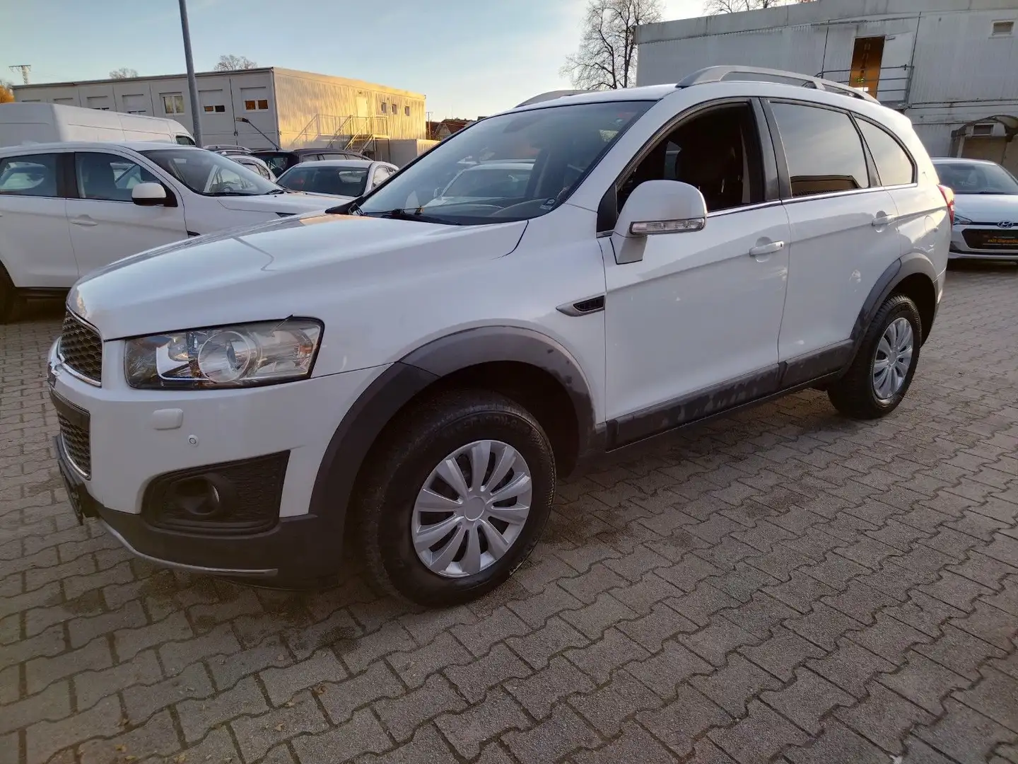Chevrolet Captiva 2.4 LT+ 4WD+LEDER+SHZ+AHK+KLIMAAUTOMATIK Weiß - 1