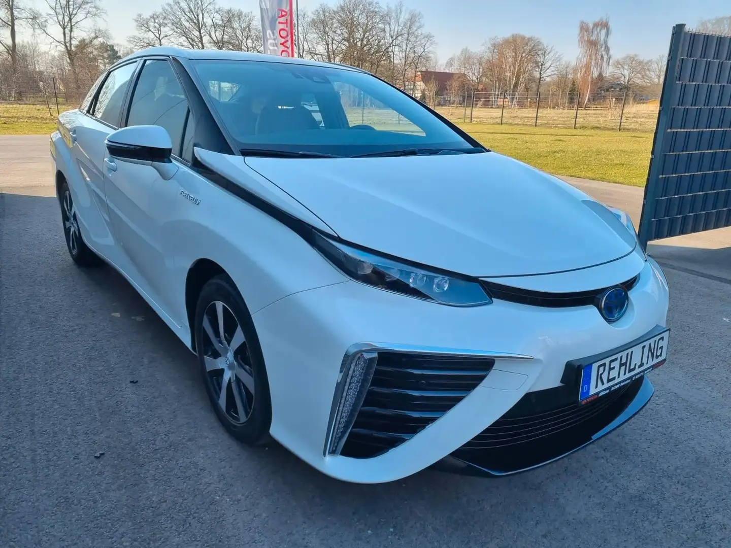 Toyota Mirai Weiß - 2