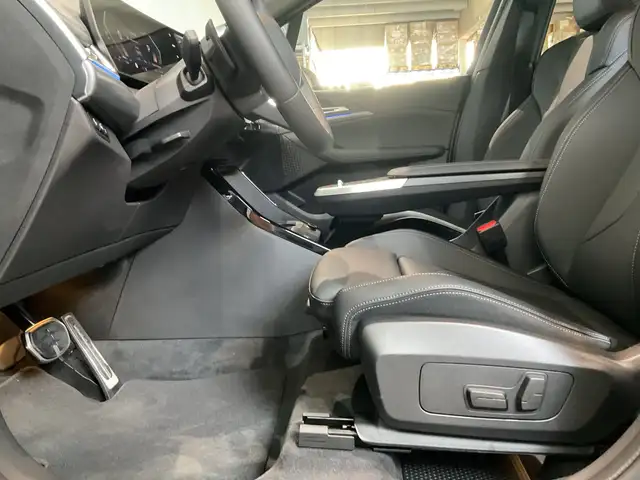 BMW 2 Series view 6