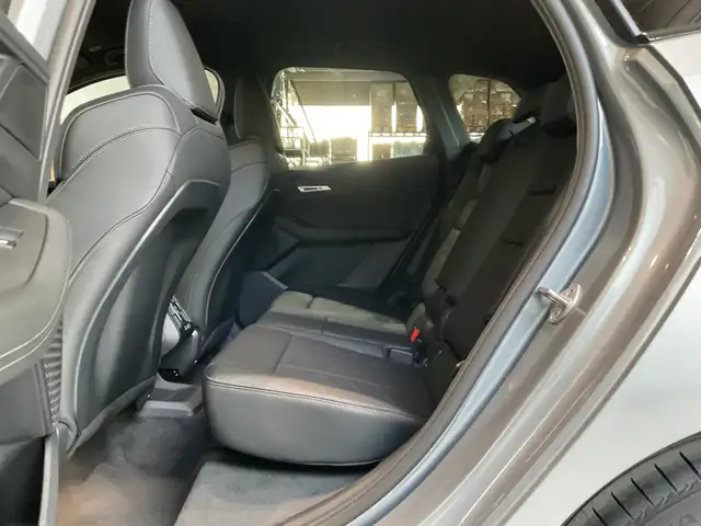 BMW 2 Series view 8