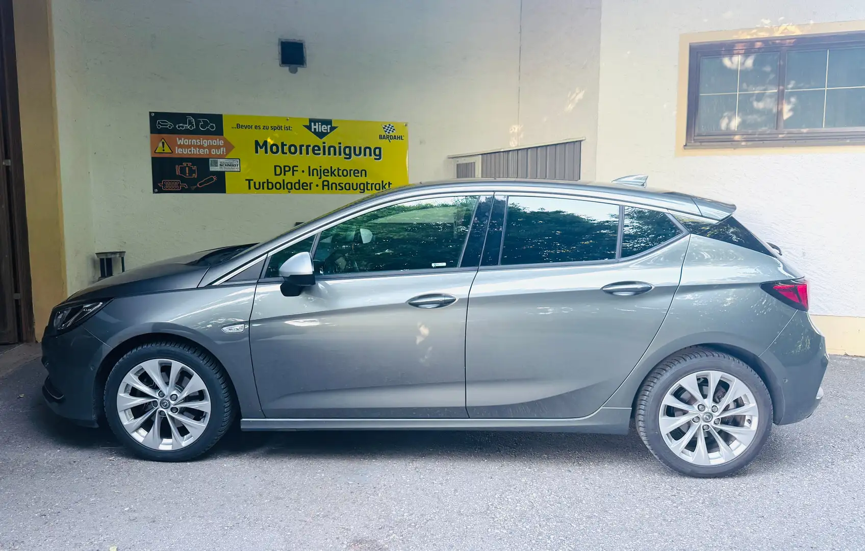 Opel Astra K 1,6 T Dynamic mit OPC Line Paket & Automatik Grau - 1