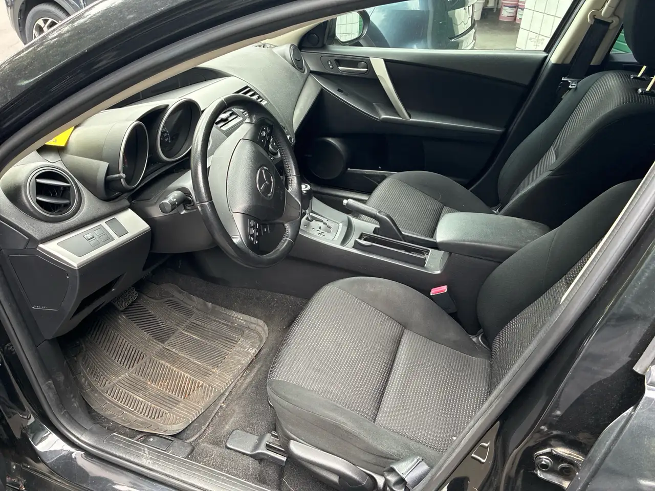 Mazda 3 снимка Mazda 3