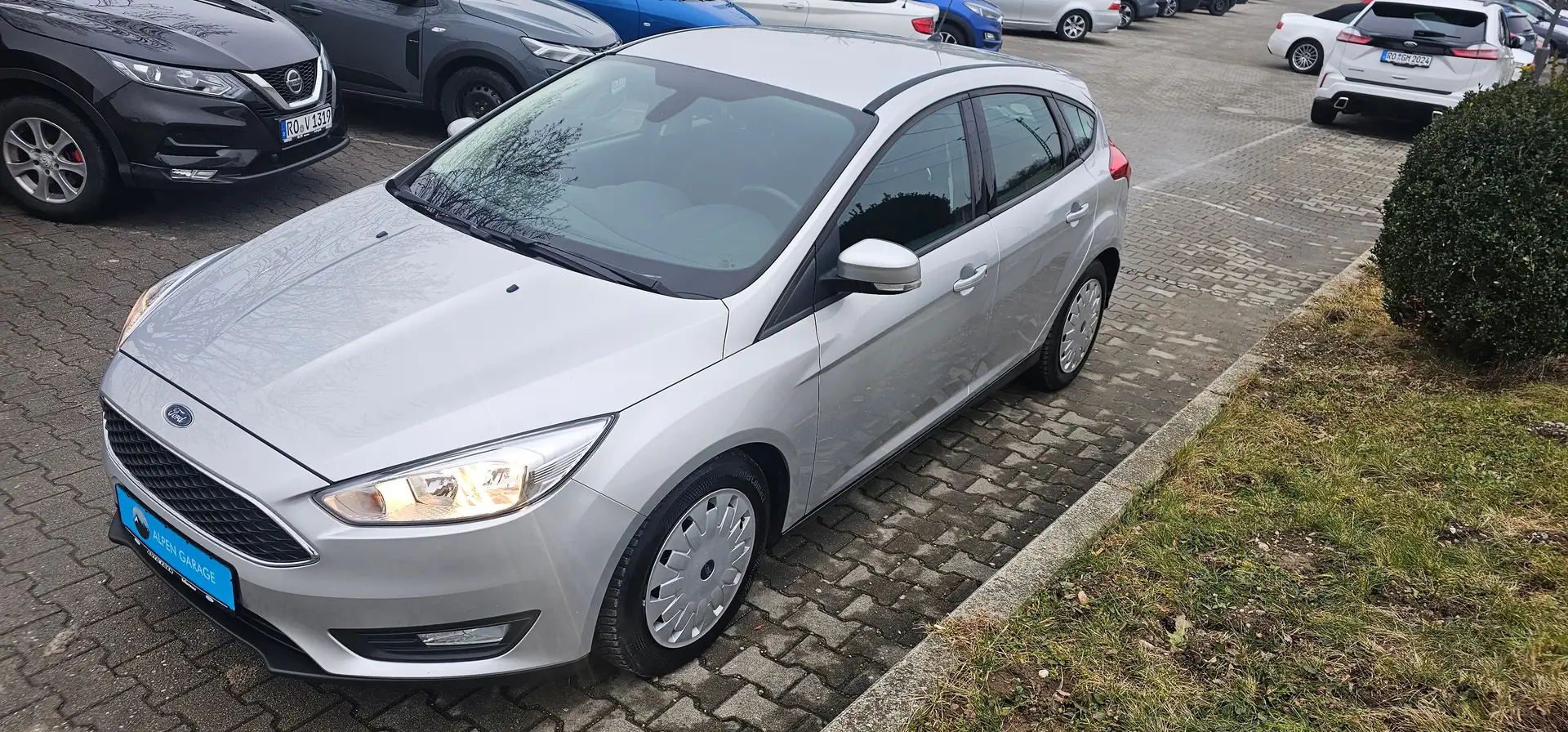 Ford Focus Lim.*1.5 TDCi*Navi*Klima*PDC*Tempo*SHZ*MFL*8-fach* Argent - 2