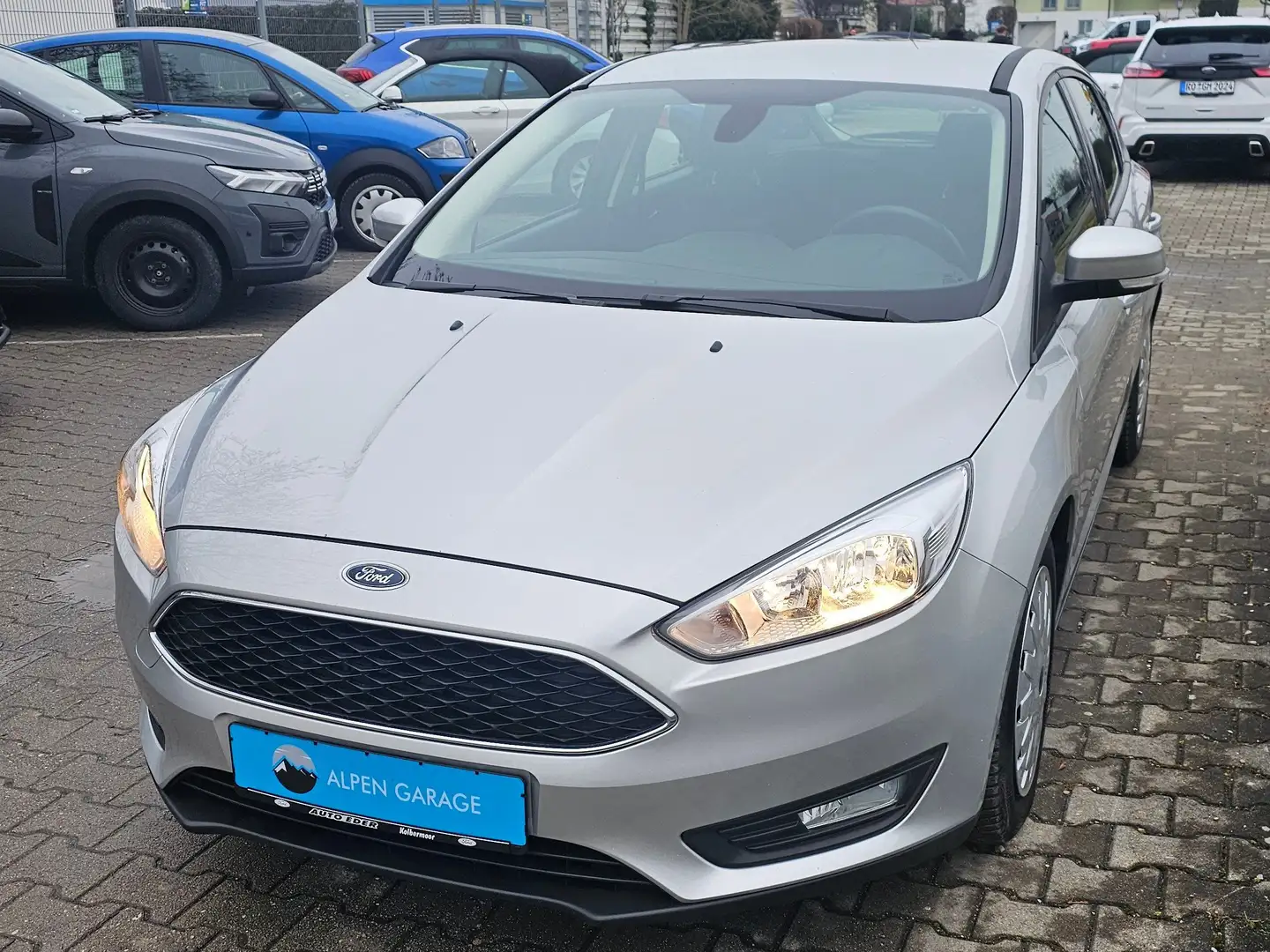 Ford Focus Lim.*1.5 TDCi*Navi*Klima*PDC*Tempo*SHZ*MFL*8-fach* Argent - 1