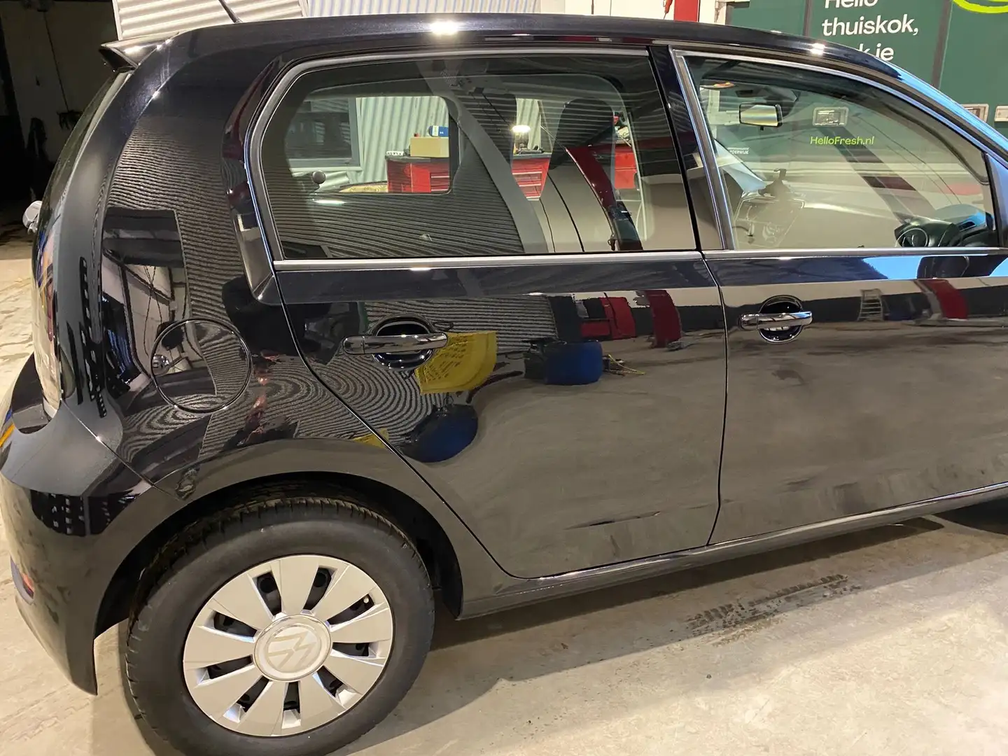 Volkswagen up! 1.0 Zwart - 2