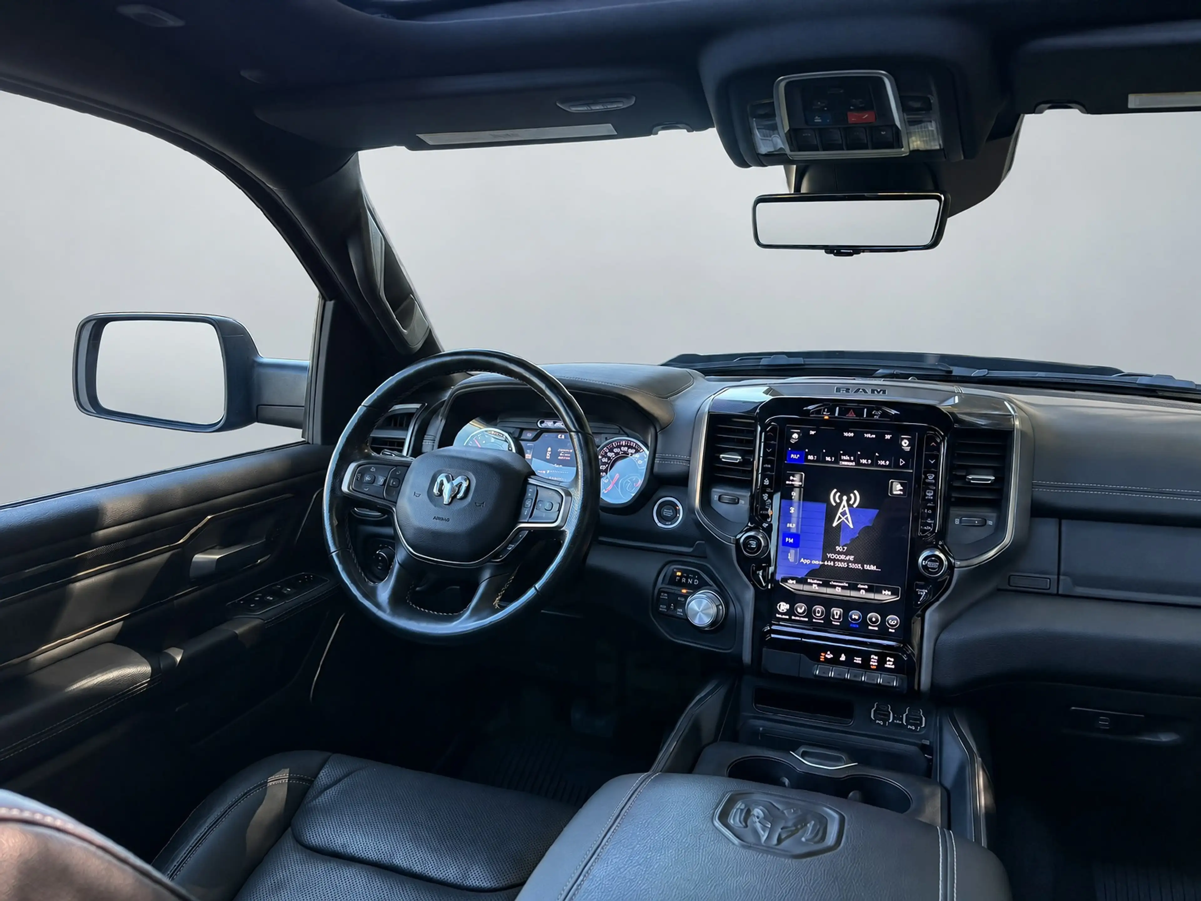 Dodge RAM 1500 5.7 V8 4x4 Crew Cab Full option Marge — photo 14