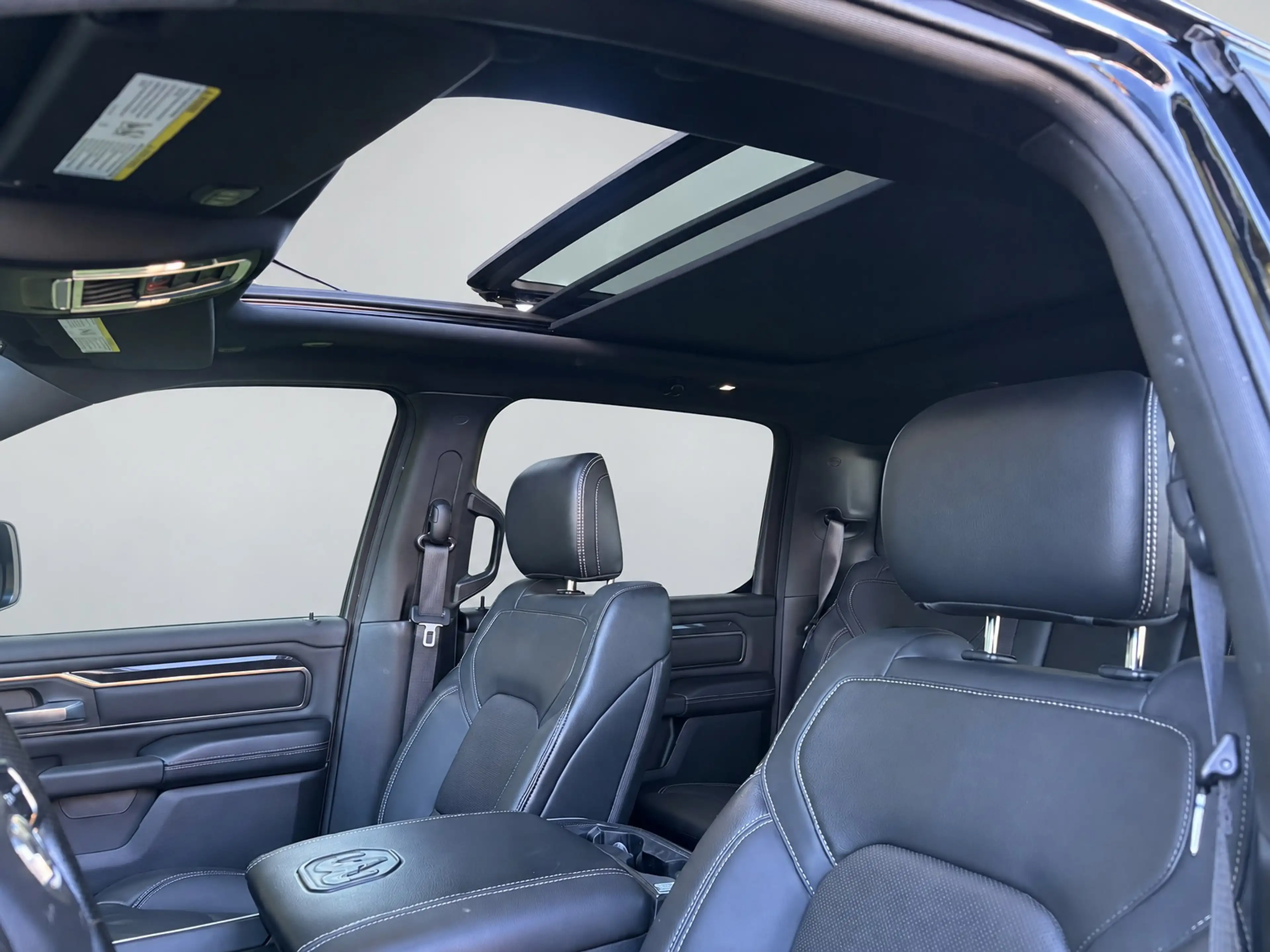 Dodge RAM 1500 5.7 V8 4x4 Crew Cab Full option Marge — photo 9