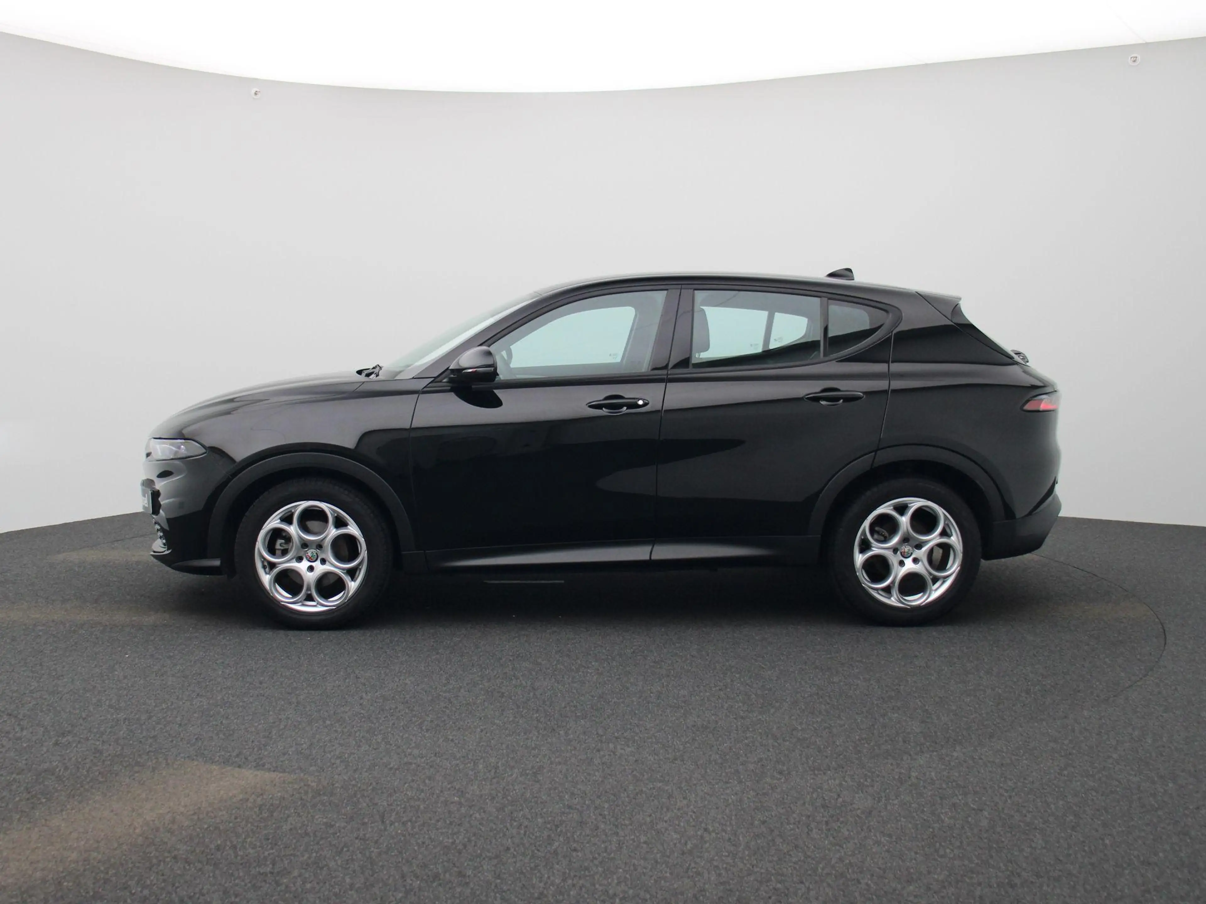 Alfa Romeo Tonale 1.6 130 DS Super FWD CARPLAY | LED | NAVI — photo 4
