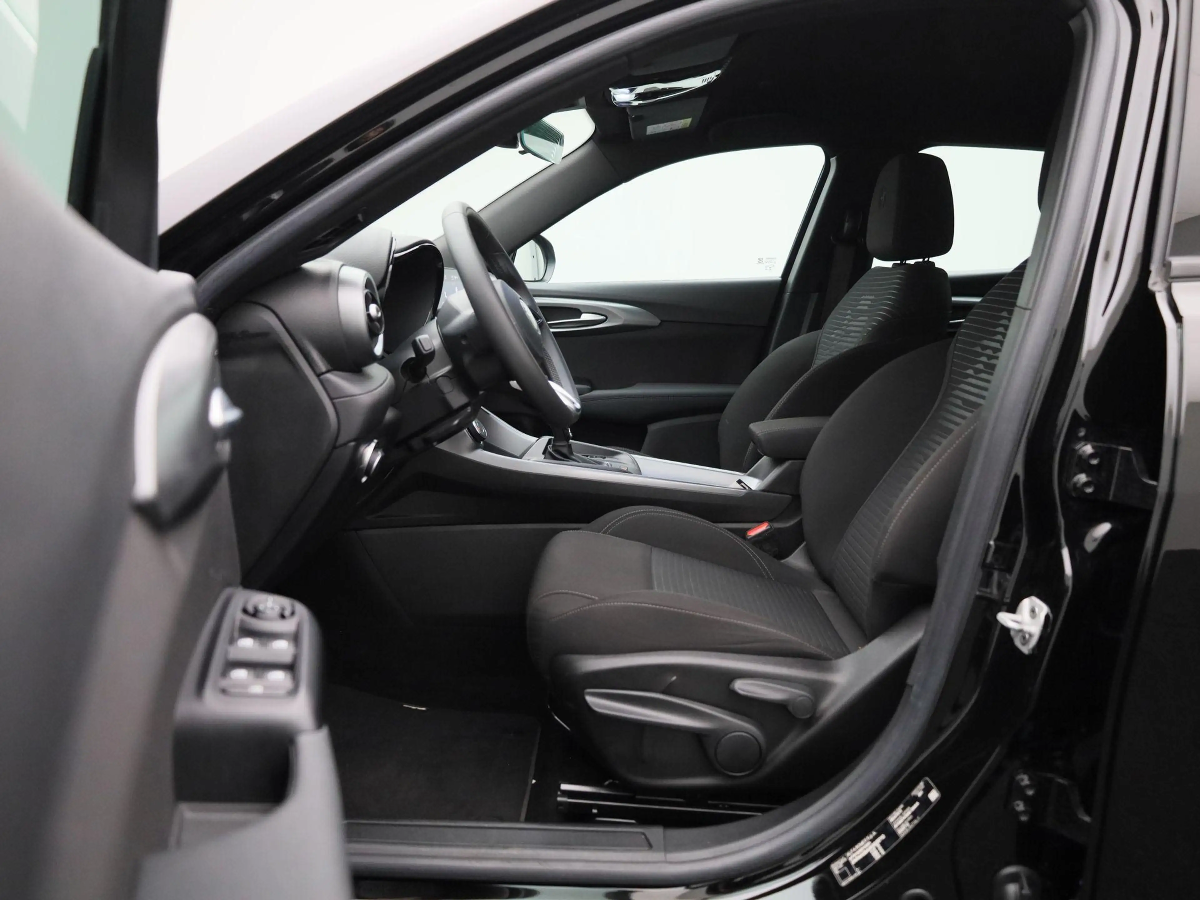 Alfa Romeo Tonale 1.6 130 DS Super FWD CARPLAY | LED | NAVI — photo 10