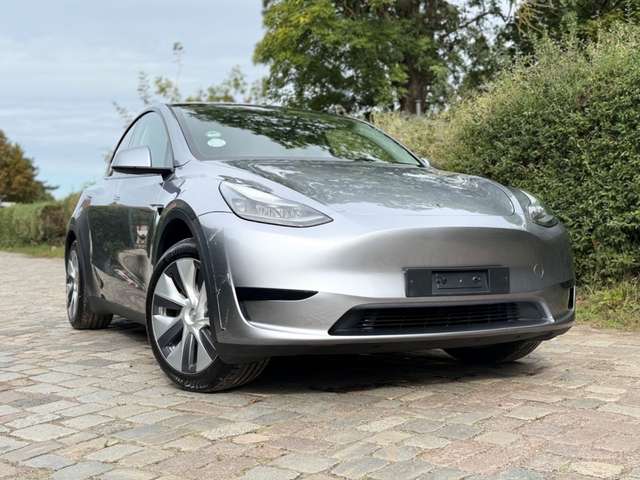 Imagine Tesla Model Y Basis RWD*LED&1ERH&AUTOPAILOT*