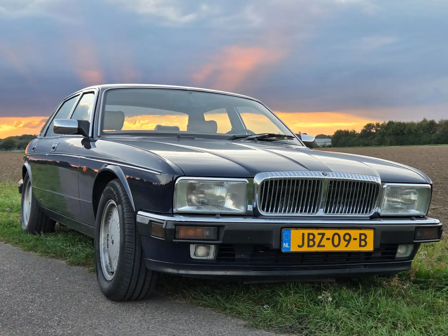 Daimler Double Six Double Six 6.0 V12 Blau - 1