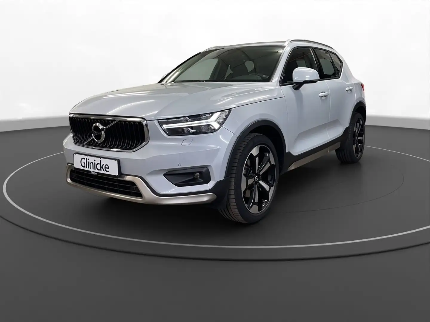Volvo XC40 Momentum 2WD LED LM 20" Navi PDC+RFK Bianco - 1
