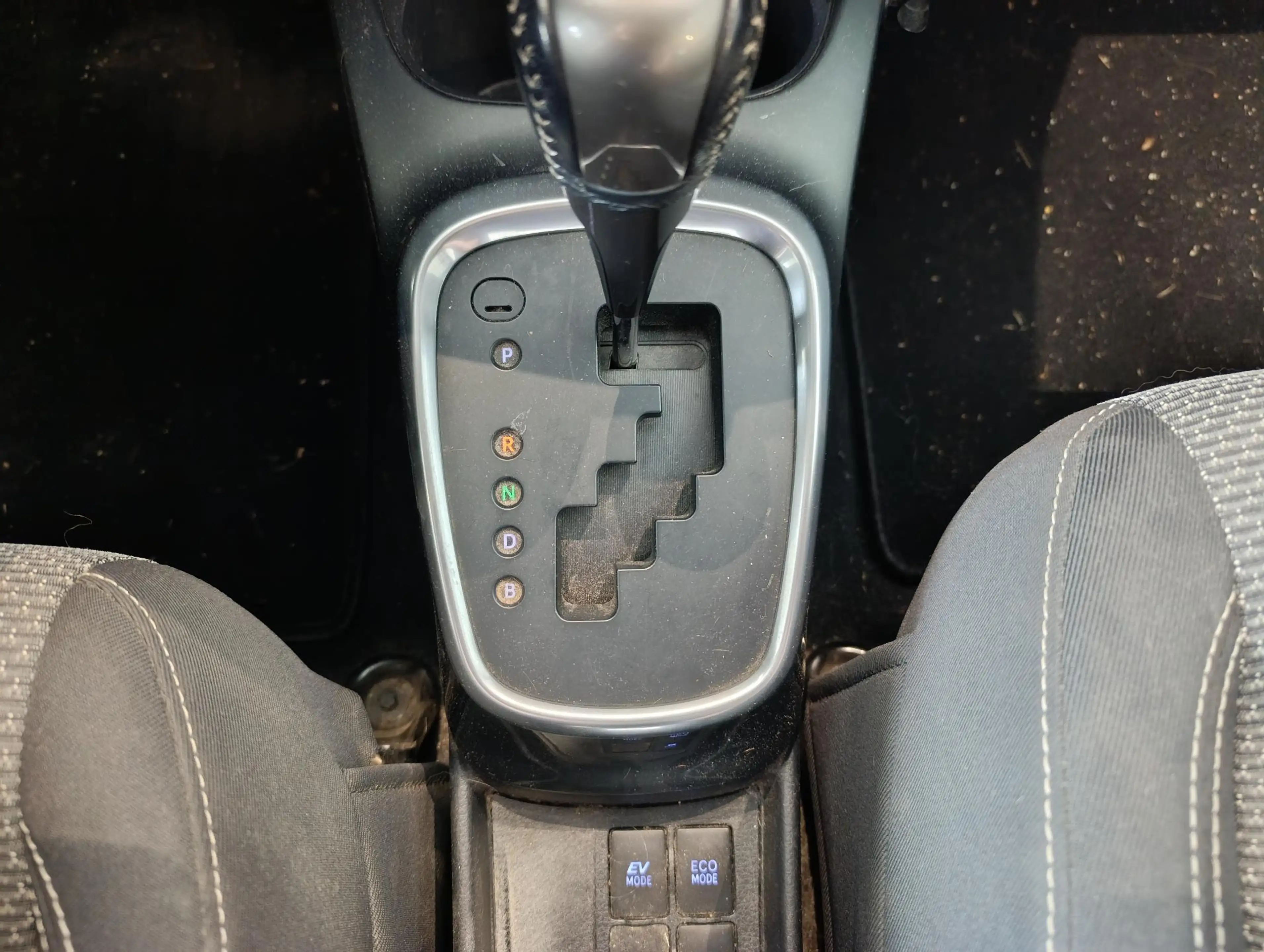 Toyota Yaris 1.5 Hybrid Aspiration | CRUISE CONTROL | ACHTERUIT — photo 13