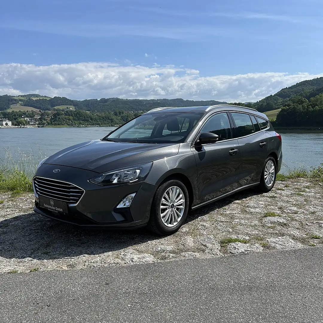 Ford Focus Traveller 2,0 EcoBlue SCR Titanium Aut. Grau - 1