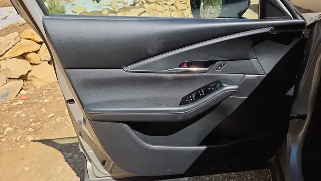 Mazda CX-30 view 7