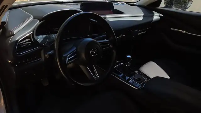 Mazda CX-30 view 8