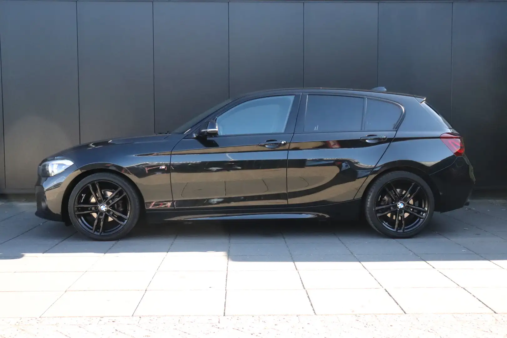 BMW 116 1-serie 116i | M SPORT | LEDER | STOELVERW. | PDC Zwart - 2