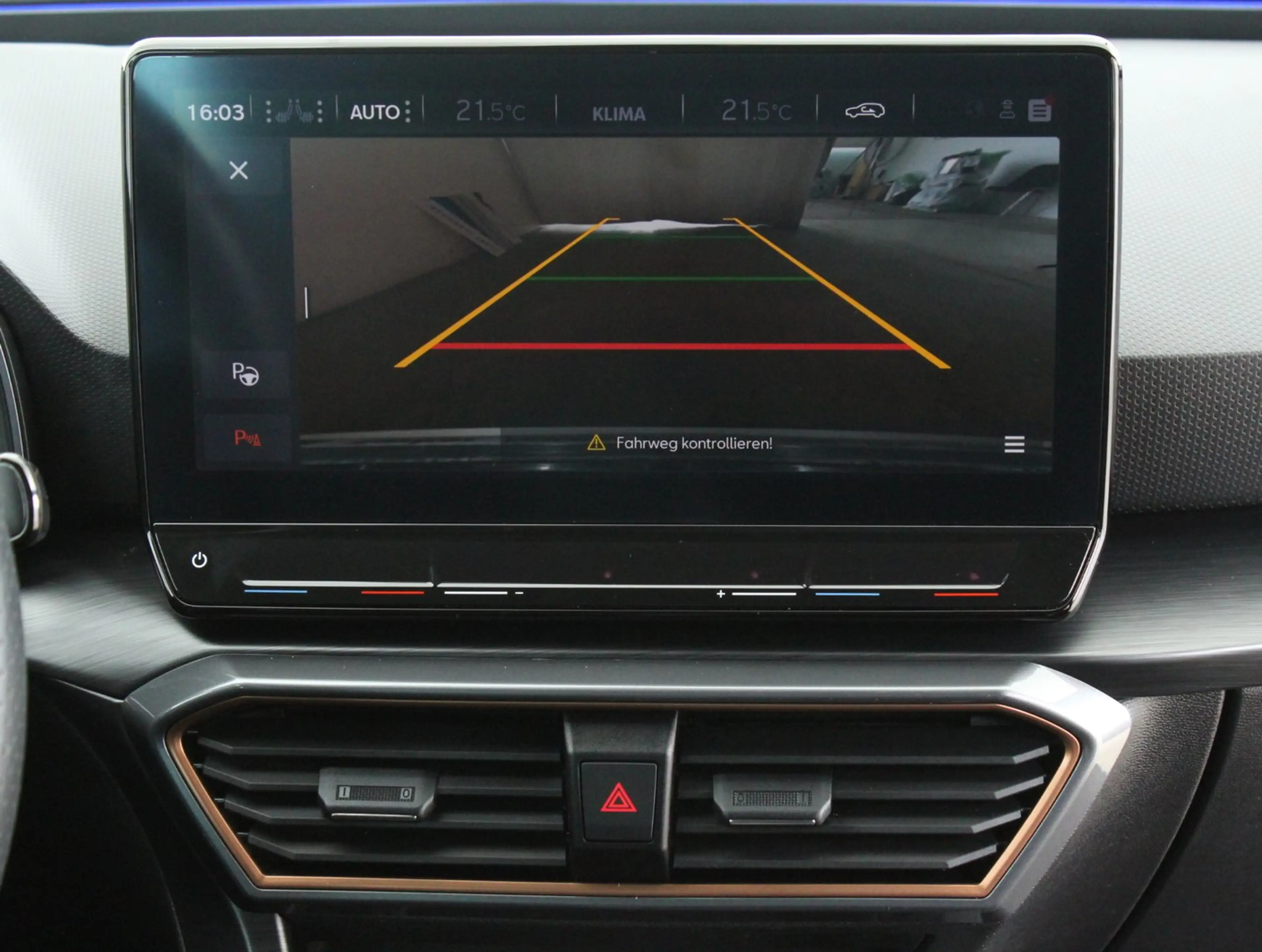 CUPRA Leon TRIBE 1.5 TSI 150 PS ACT — photo 8