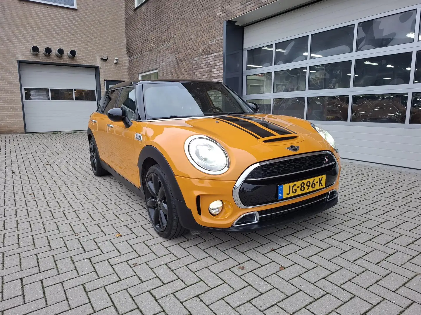 MINI John Cooper Works Clubman Mini 2.0 S Chili JCW Serious Business Orange - 2